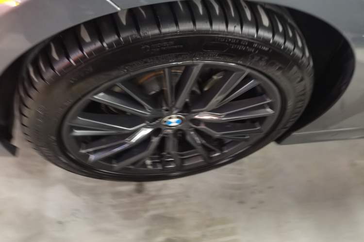 Used BMW 3 Series 2023 325Li M Sport Night Edition Package Left Front Wheel Hub