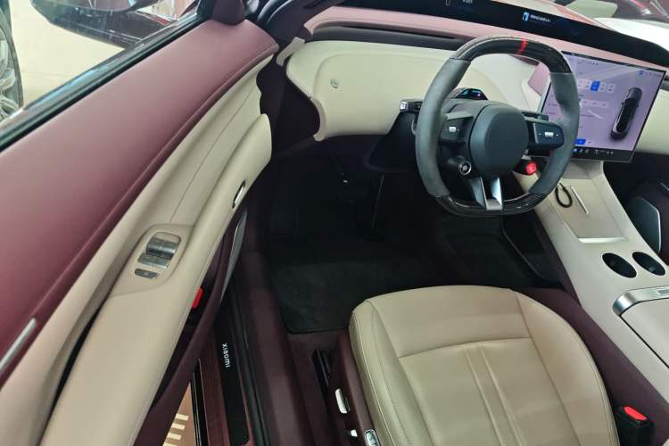 Used Xiaomi Auto YU7 2025 Ultra-Long Range High-Performance All-Wheel-Drive Max Edition
