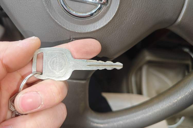 Used Nissan D22 2013 2.4L Gasoline Two-Wheel-Drive Standard Model