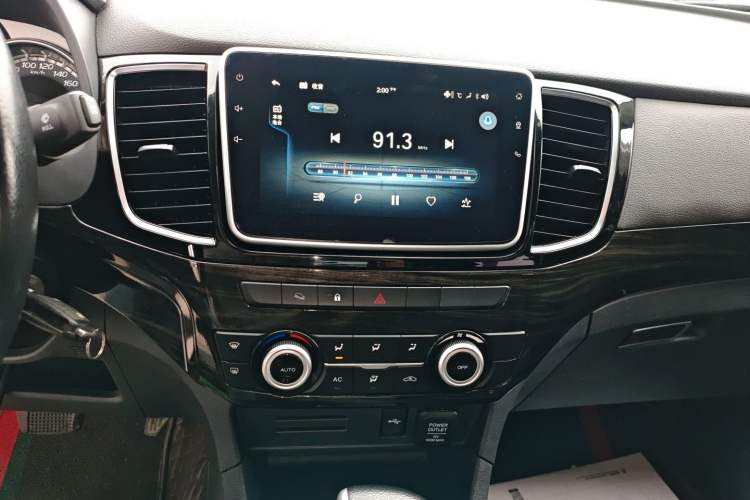 Used Isuzu D-MAX 2020 1.9T Two-Wheel Drive Automatic Comfort Edition China VI Standard RZ4E Hi-Power