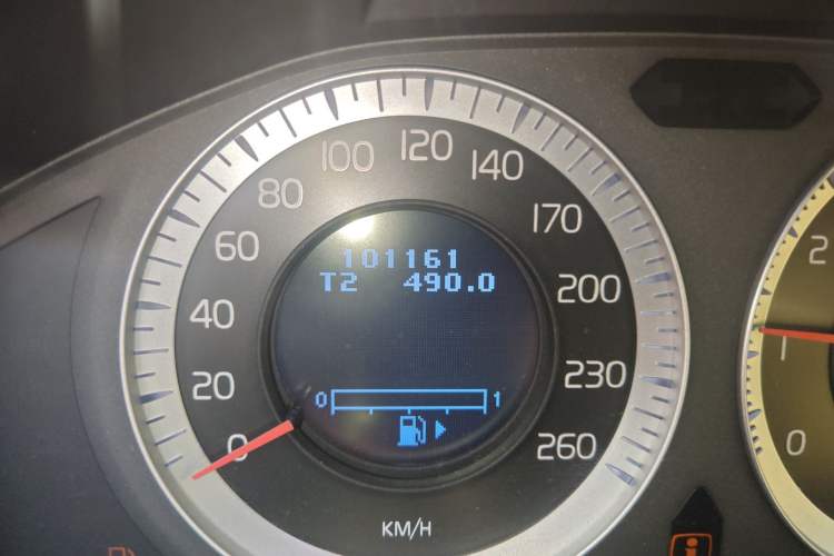 Used Volvo XC60 2011 2.0T ZhiZun Edition
