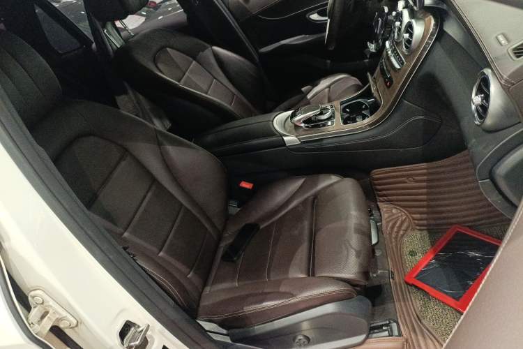 Used Mercedes-Benz GLC 2016 GLC 300 4MATIC Dynamic Model
