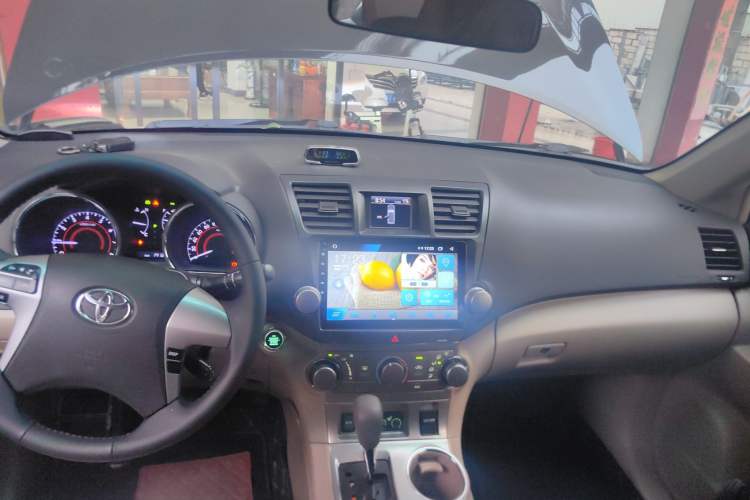 Used Toyota Highlander 2012 2.7L Two-Wheel Drive 5-Seater Sport Edition
