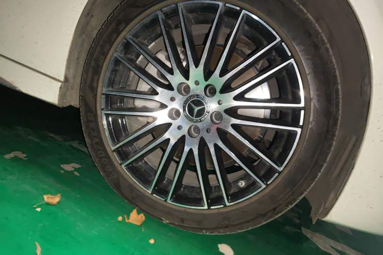 Used Mercedes-Benz C-Class 2024 C 260 L Sport Edition Right Front Wheel Hub