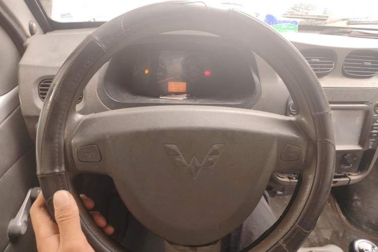 Used Wuling Zhiguang 2010 1.0L New Version Liye Style with Shorter Body
