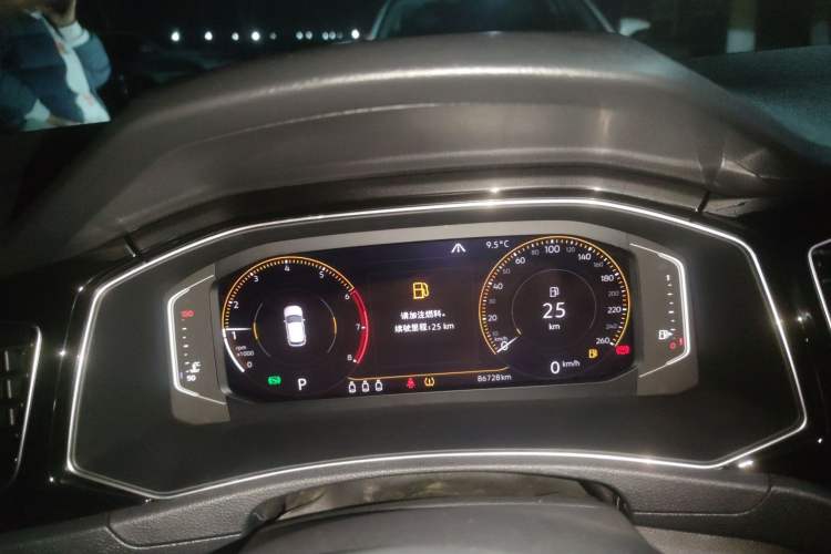 Used Volkswagen T-ROC 2018 280TSI DSG Four-Wheel Drive Luxury Version China V Emission Standard