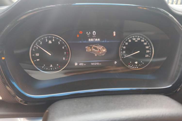 Used Buick GL8 2022 Land Business Class 652T Smart Deluxe Model Odometer Close Up