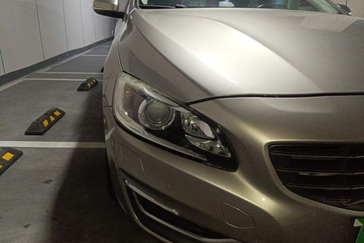 Used Volvo V60 2015 T5 Zhiyi Edition
