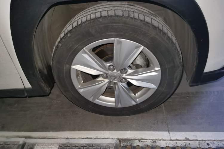 Used Lexus UX 2020 260h Explore-Cool Edition
