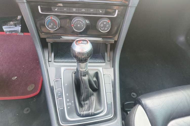 Used Volkswagen Golf 2016 1.4TSI Automatic R-Line
