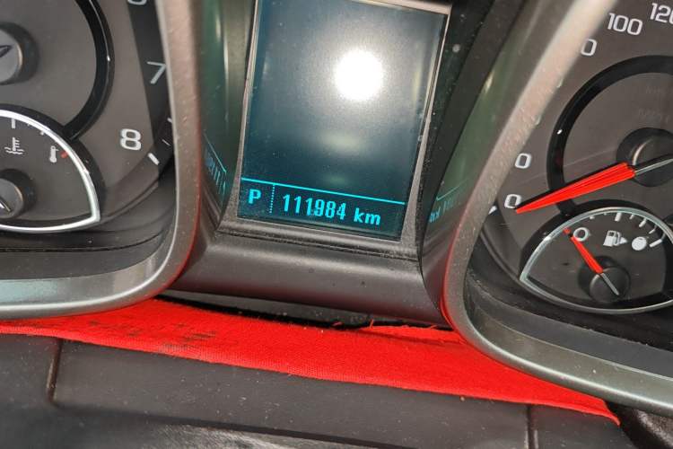 Used Chevrolet Malibu 2014 2.0L Automatic Luxury Edition Odometer Close Up