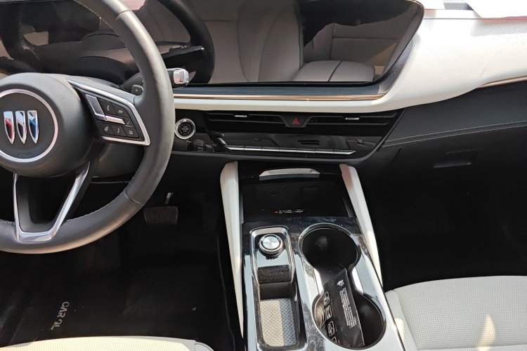 Used Buick Envision 2024 Encore Plus AWD Avenir
