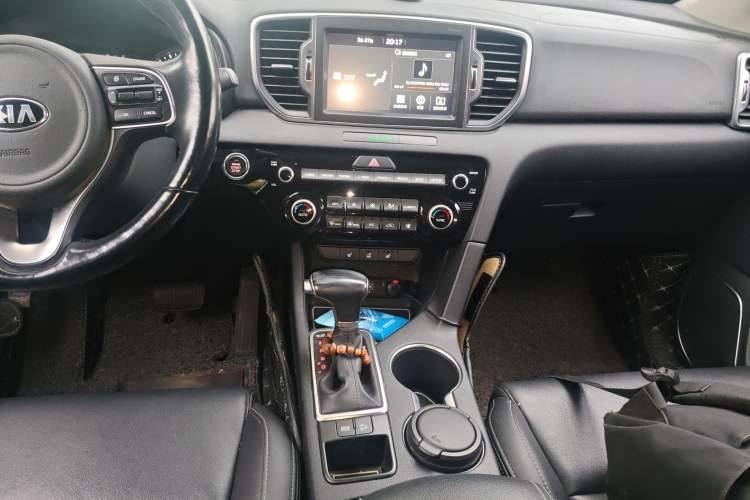 Used Kia KX5 2016 2.0L Automatic 2WD Premium Audio And AC Panel