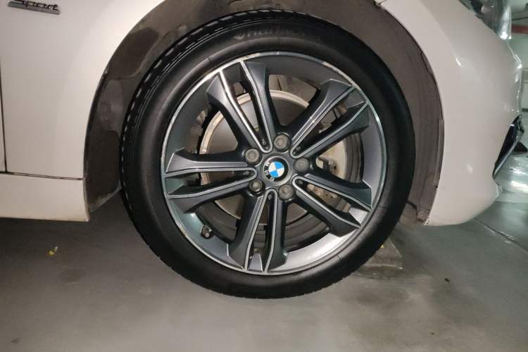 Used BMW 1 Series 2018 118i Sport Edition Right Front Wheel Hub