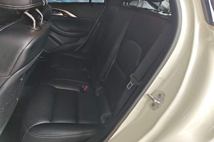 Used Infiniti QX30 2017 1.6T Two-Wheel Drive Fashion Edition Left Rear Seat