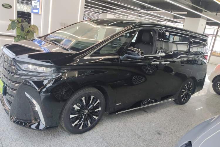 Used Toyota Alphard 2024 Dual-Engine 2.5L Deluxe Edition
