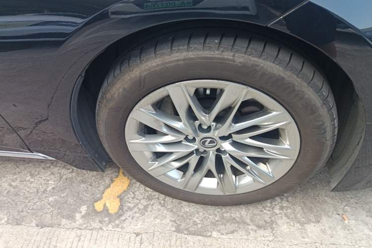 Used Lexus LS 2020 500h Luxury Edition China VI Standard