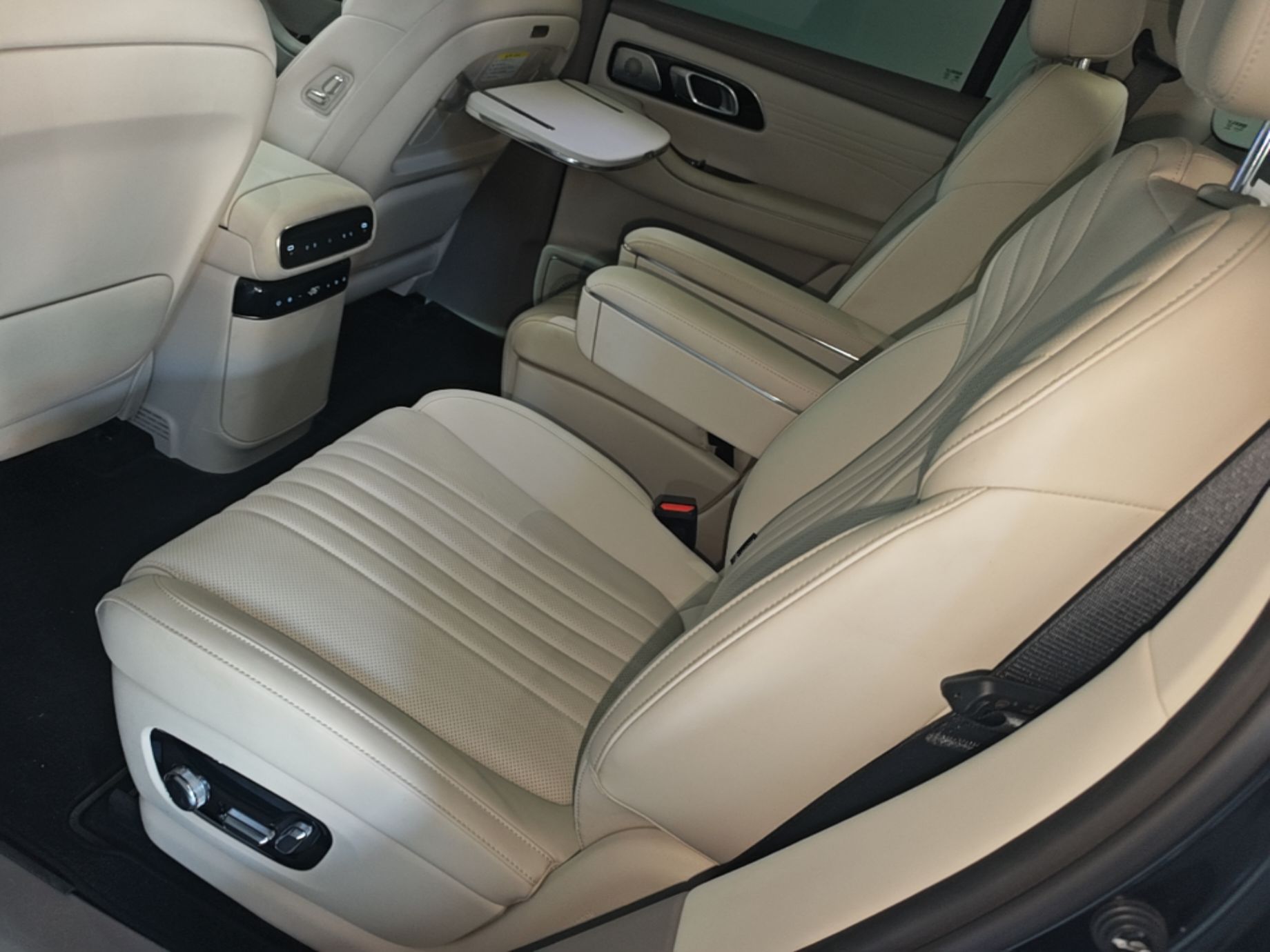 Geely Galaxy M9 2025 Model 210km Four-Wheel-Drive Leading Edition — снимка 20