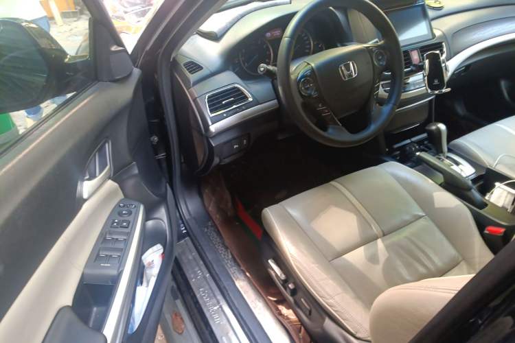 Used Honda Crosstour 2014 2.4L Luxury Edition

