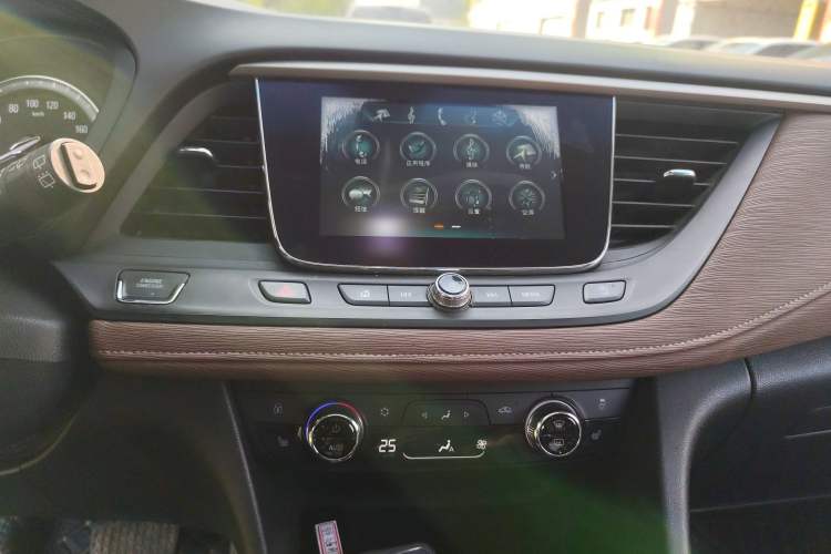 Used Buick GL6 2018 18T 6-Seater Luxury Model
