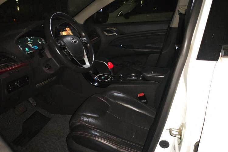 Used BYD Qin New Energy 2014 1.5T Flagship Model
