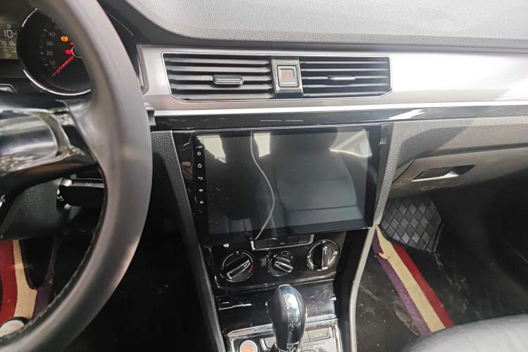 Used Volkswagen Bora 2017 1.6L Automatic Comfort Model Audio And AC Panel