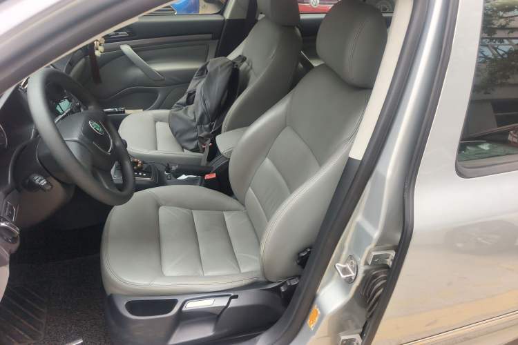 Used Skoda Octavia 2010 2.0L Automatic Yijun Edition