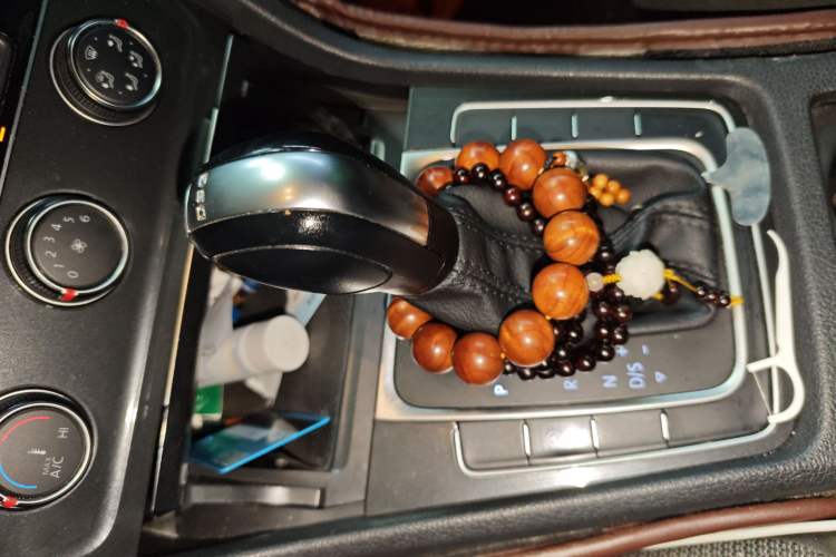 Used Volkswagen Golf 2018 230TSI Automatic Comfort Model Gear Lever