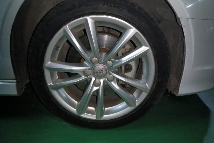 Used Audi A3 2014 Limousine 40 TFSI S line Comfort Model
