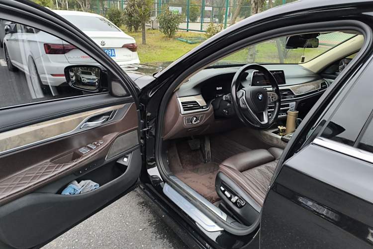 Used BMW 7 Series 2019 Restyled 740Li Leading Luxury Package Driver Seat