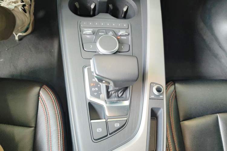 Used Audi A4L 2018 30th Anniversary Edition 40 TFSI Trendy Model
