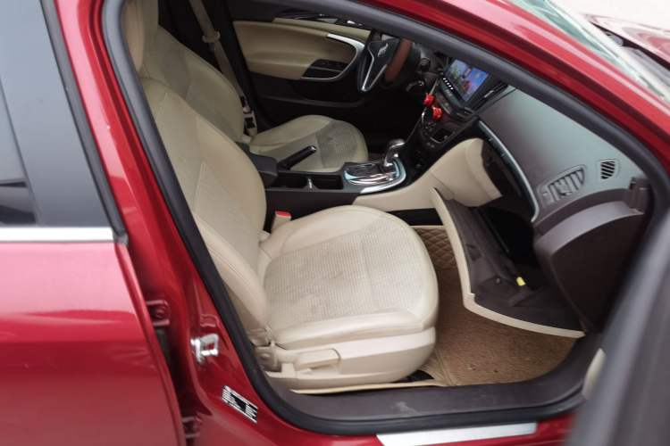 Used Buick Regal 2015 2.0L Leading Fashion Edition