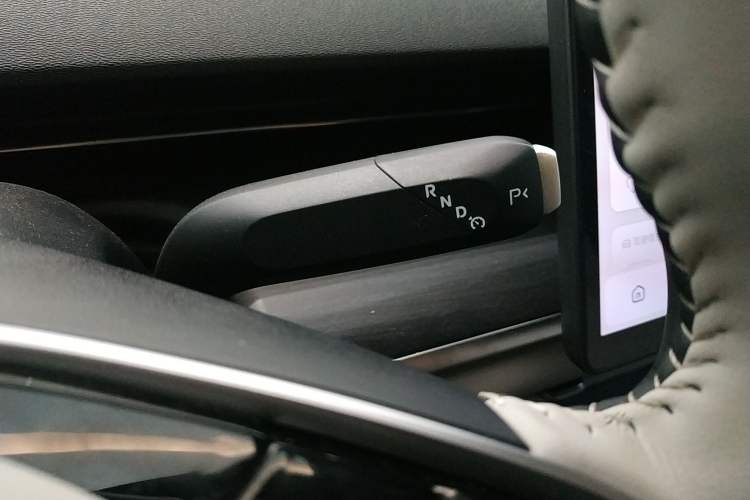 Used CHANGAN NEVO A07 2025 Blue Whale Pure Electric Version 625 Luxury Model Gear Lever