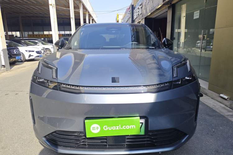 Used Lynk & Co 08 EM-P 2025 220 km All-Wheel-Drive Performance Halo