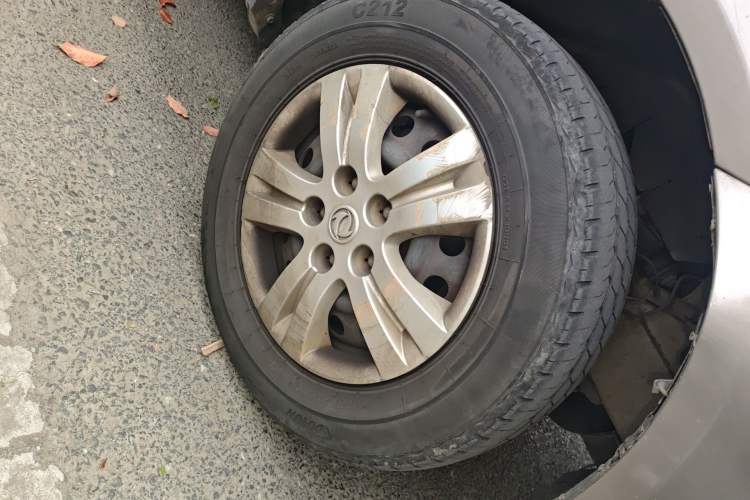 Used FORTHING Lingzhi 2017 Facelifted M3L 1.6L 7-Seater Standard Version
