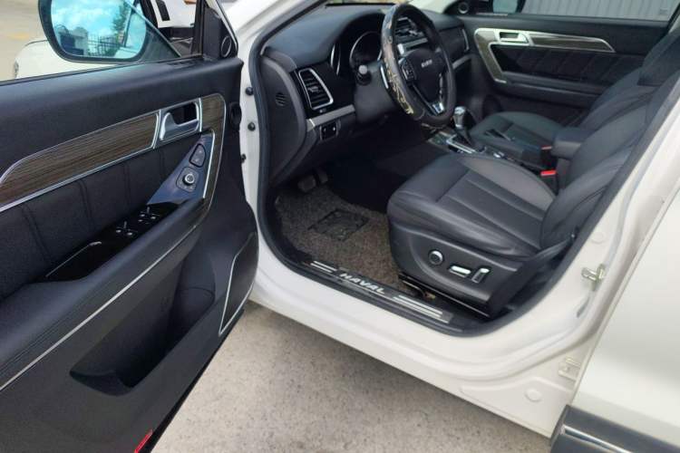 Used Haval H6 Coupe 2015 Blue Label 2.0T Automatic Two-Wheel Drive Prestige Model
