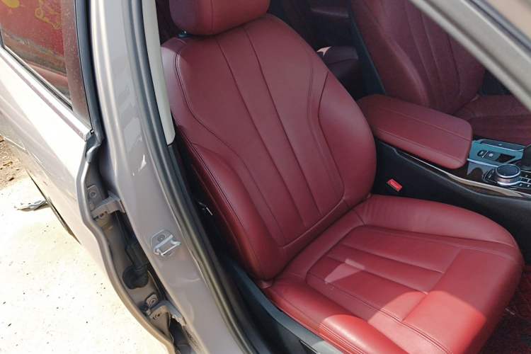 Used BMW 5 Series 2018 528Li Launch Special Edition Right Front Seat