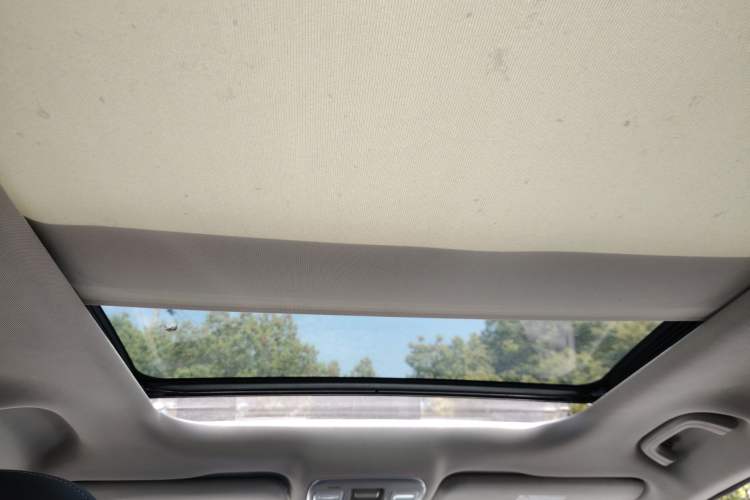 Used Geely Auto Emgrand X7 Sport 2016 1.8TD Automatic ZhiShang Model Headliner