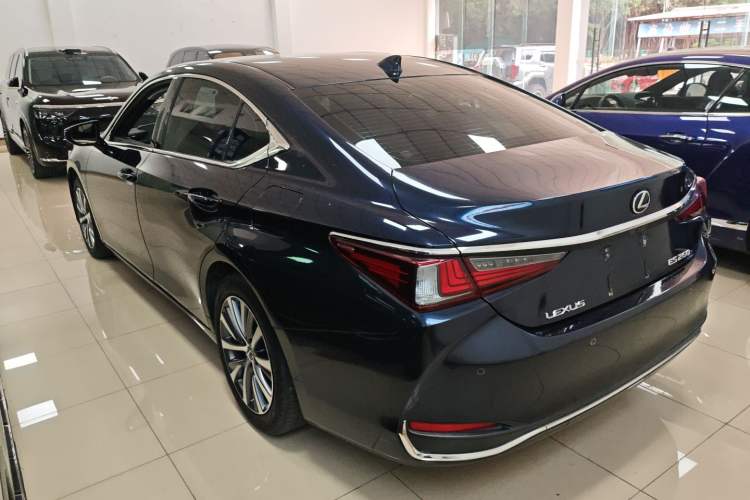 Used Lexus ES 2020 200 Excellence Edition Exterior 2