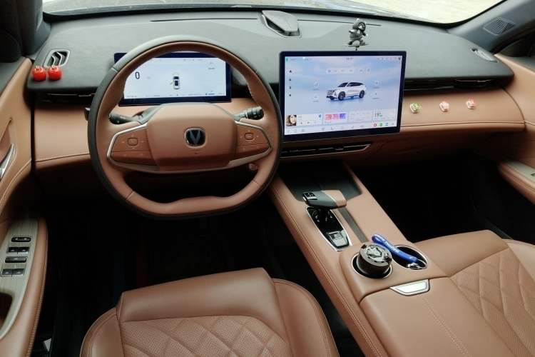 Used CHANGAN UNI-Z New Energy 2024 Blue Whale Smart Electric iDD 125km Beyond Edition Center Console