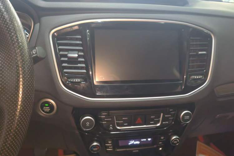 Used Geely Auto Vision X6 2016 1.8L Manual Luxury Model
