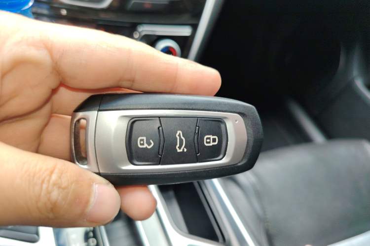 Used Geely Auto Emgrand GT 2015 1.8T Flagship Model
