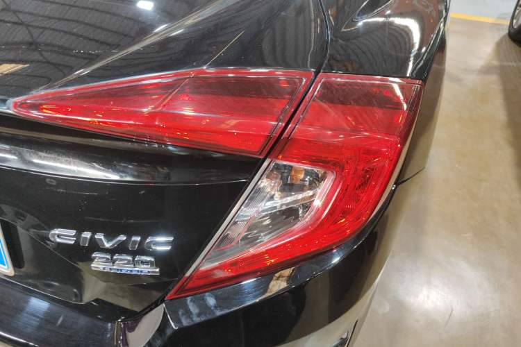 Used Honda Civic 2016 220TURBO CVT Luxury Edition
