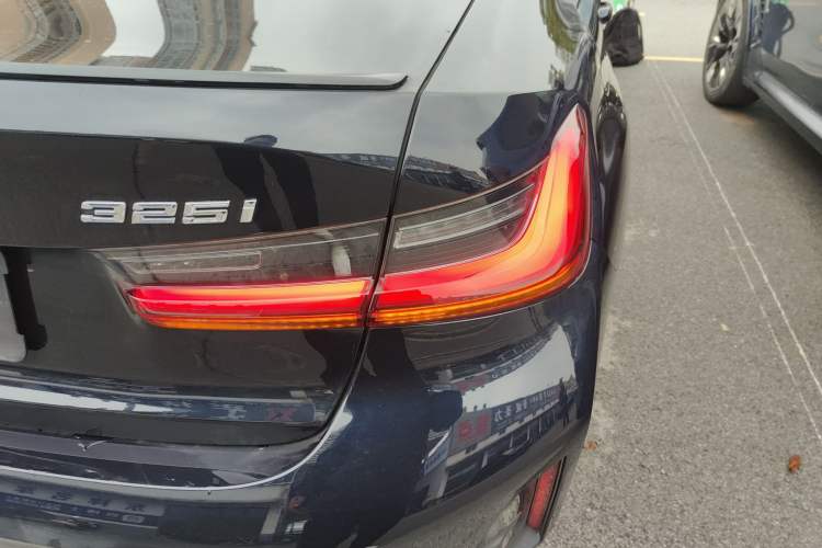 Used BMW 3 Series 2023 325i M Sport Night Edition Package
