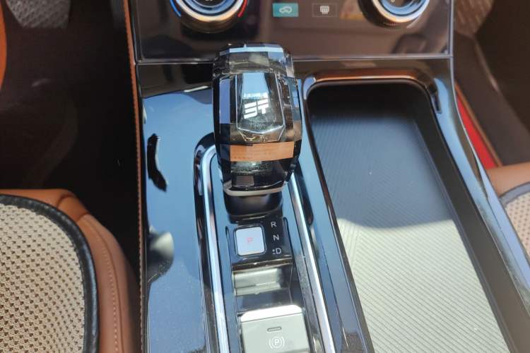 Used JETOUR X70 PLUS 2025 1.5T Luxury Edition 7-Seater