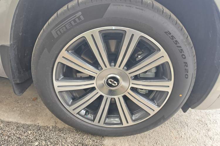 Used Hima AITO M8 2025 Model, Pure Electric Max+ Six-Seat Long-Range Version
