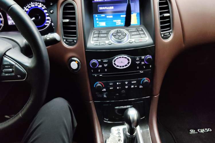 Used Infiniti QX50 2015 2.5L Enjoyment Edition Audio And AC Panel