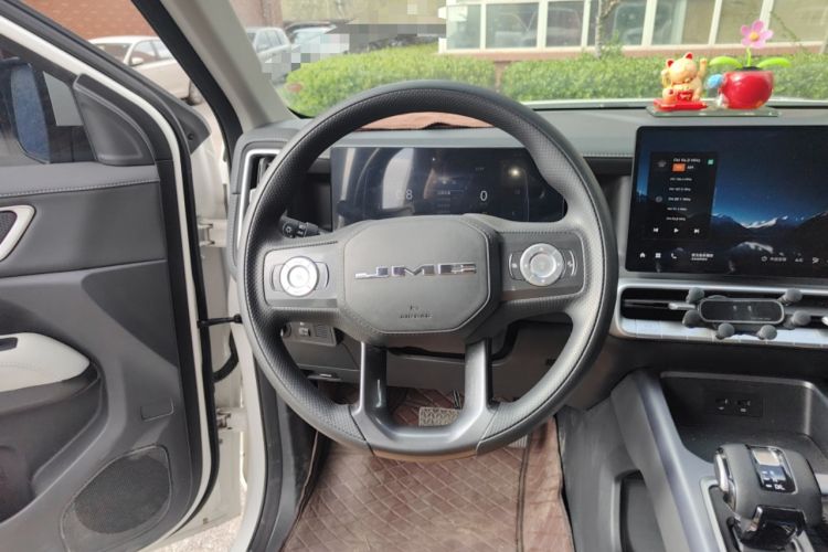 Used JMC Yuhu 2025 Short Wheelbase Double Cab Diesel Automatic Transmission Four-Wheel Drive Steering Wheel