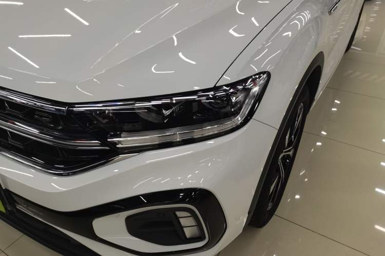 Used Volkswagen T-ROC 2023 300TSI DSG Two-Wheel-Drive Chen Guang Edition