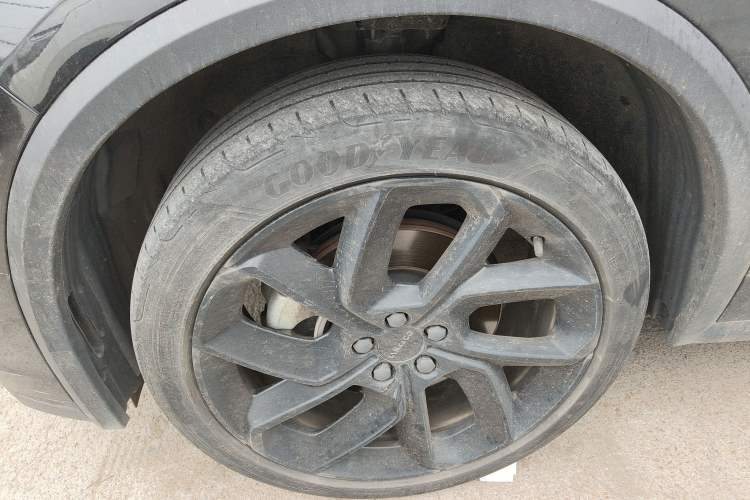 Used Lynk & Co 01 2021 2.0TD Four-Wheel Drive Dark Night Edition Left Front Wheel Hub